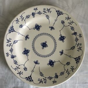 Churchill Helsinki Finlandia Smooth One Dinner Plate England